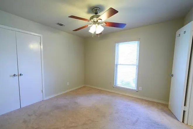 737 Snowden Dr — Photo 10