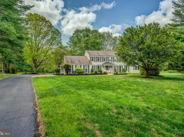 8540 Plum Creek Dr, Gaithersburg, MD 20882