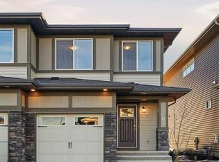 305 N Hillcrest Rd SW, Airdrie, AB T4B4K1