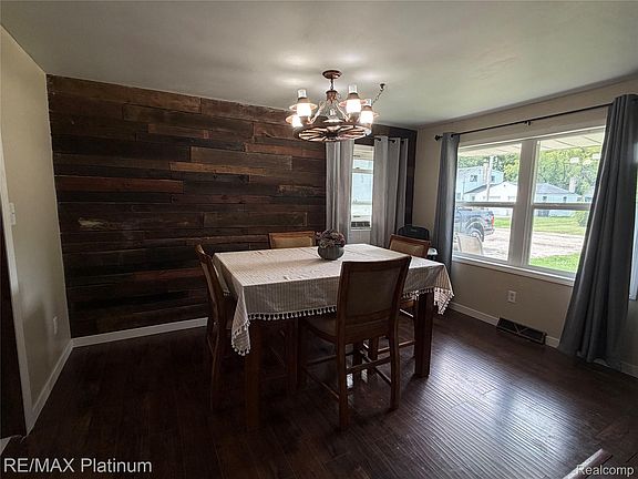 3rd image of 6082 Thomas St