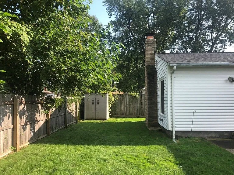 6099 Tall Oaks Dr — Photo 11