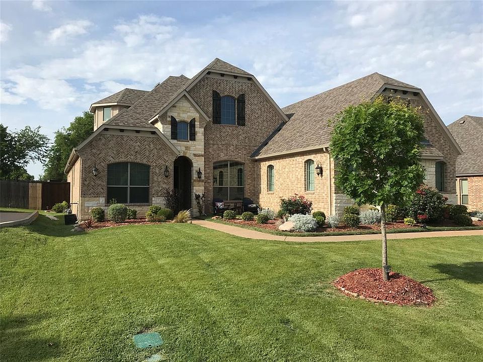 2nd image of 947 Silver Creek Dr