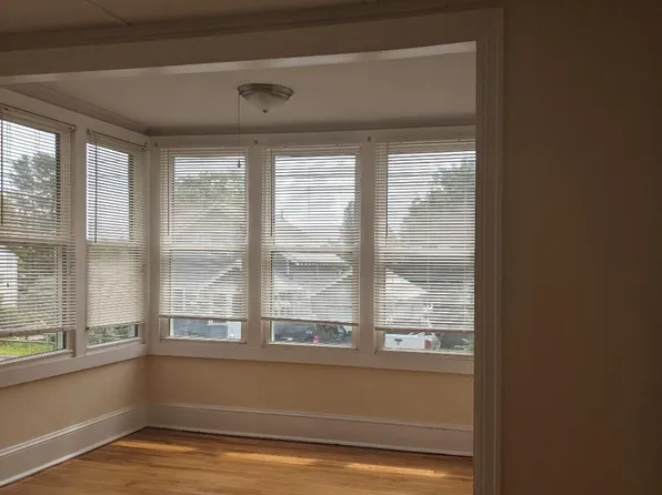 49 Grandview Ave, South Portland, ME 04106