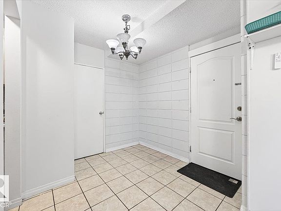 4th image of 2111 14th St SW #101