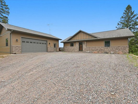 2nd image of 828 Slater Dr