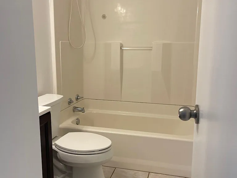 915 Shumway Ave — Photo 11