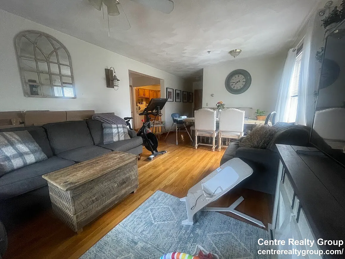 2 bed, 1.0 bath, $2,100 — Photo 3