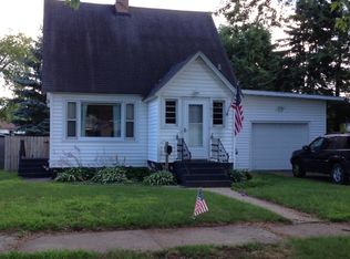 1613 Michigan Ave, Gladstone, MI 49837