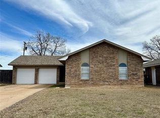 912 Eagle Dr, Moore, OK 73160