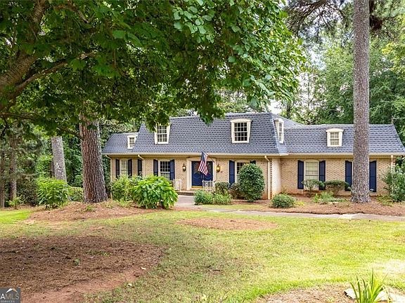 4th image of 2123 Mountain Creek Dr