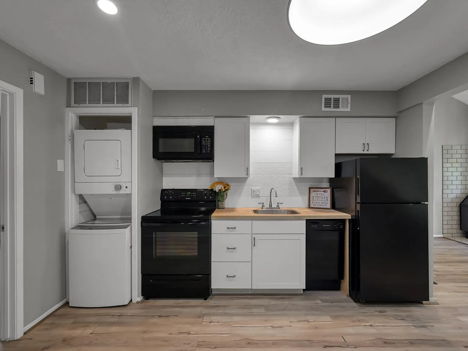 2 bed, 2.0 bath, 866 sqft, $1,300 — Photo 4