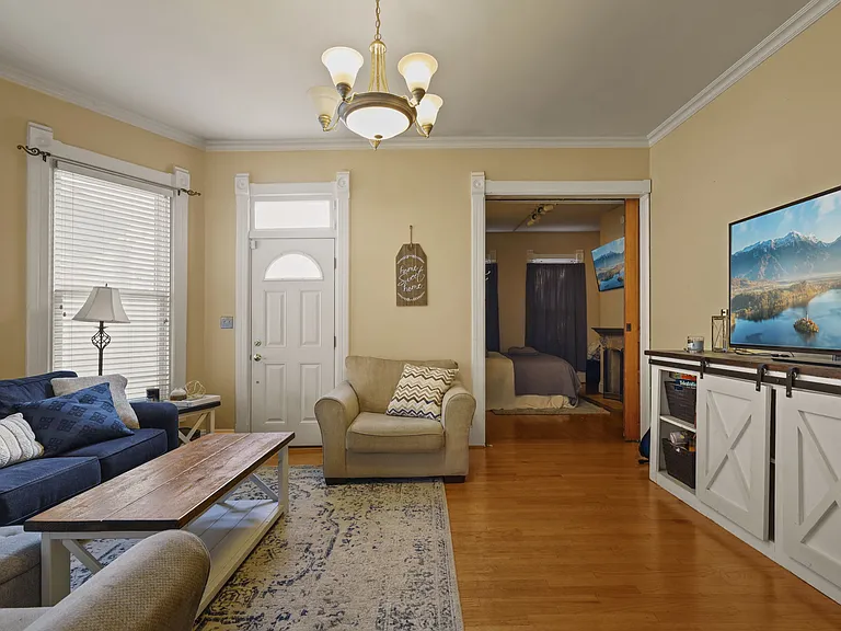 820 N California St — Photo 11