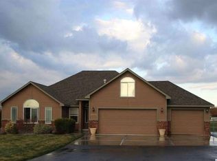 6004 Velonia Dr, West Richland, WA 99353