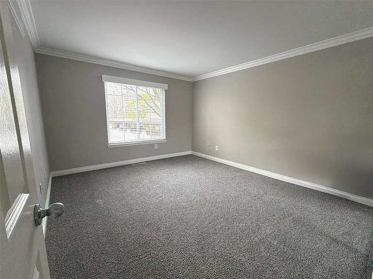 3551 W Forteen Mile Rd #3 — Photo 9