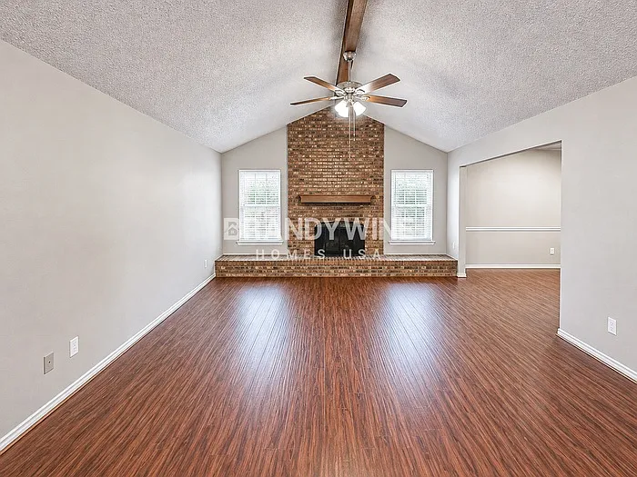 5233 Hill Ridge Dr — Photo 4