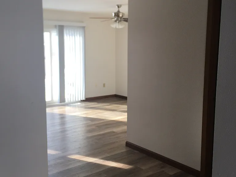 248 Magnolia Dr — Photo 2
