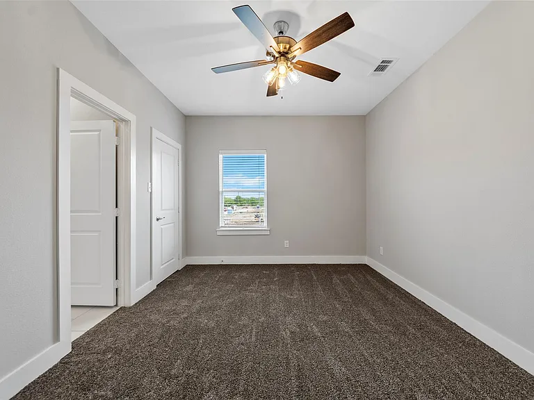 505 Ellis Place Dr — Photo 23