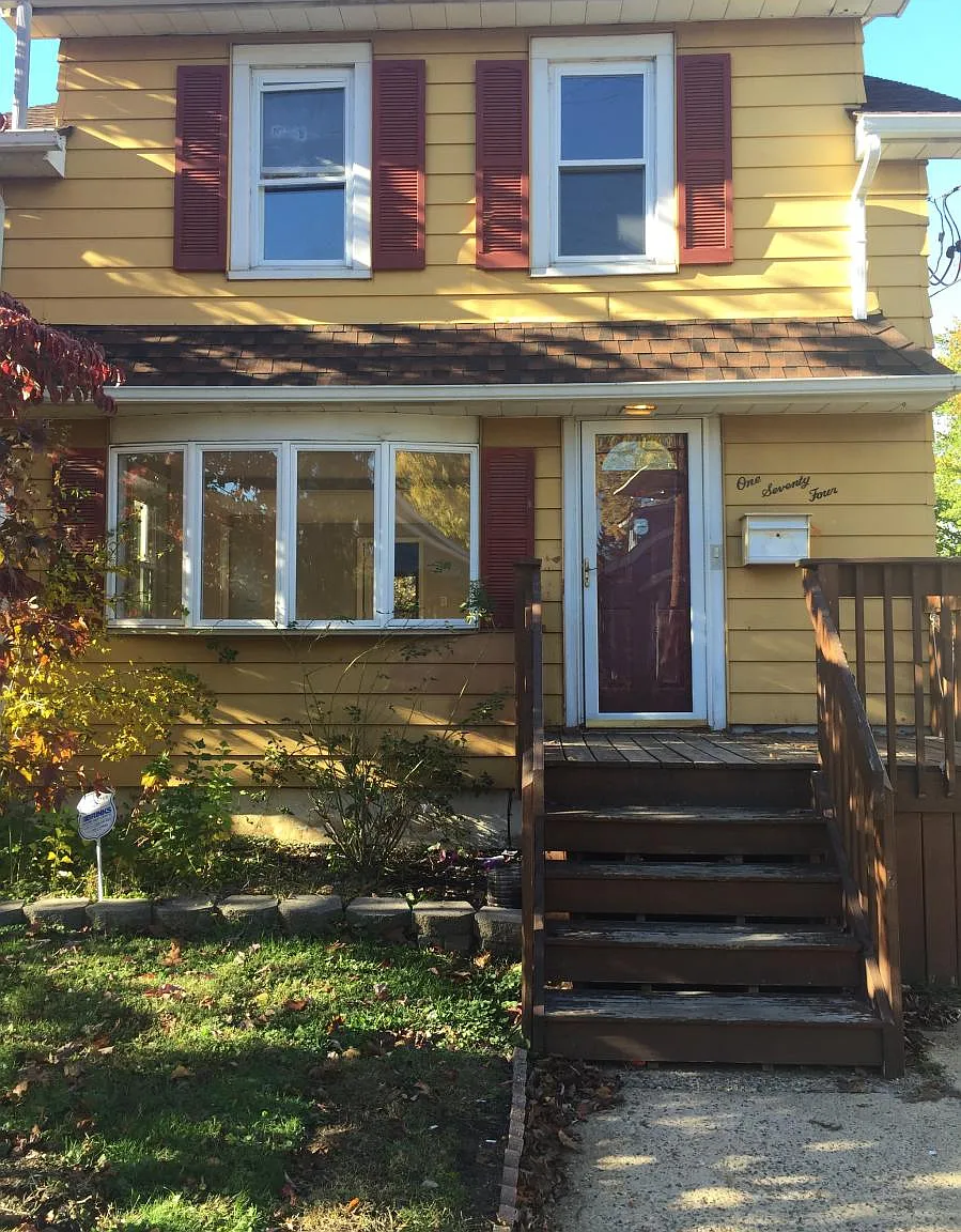 3 bed, 1.5 bath, 1224 sqft, $3,000 — Photo 1