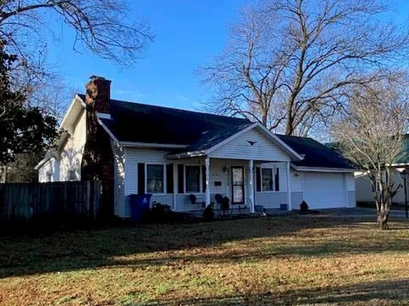 414 W Davidson Ave, Chaffee, MO 63740