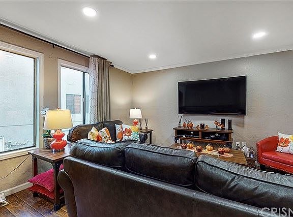 4th image of 14500 Van Nuys Blvd Unit 27