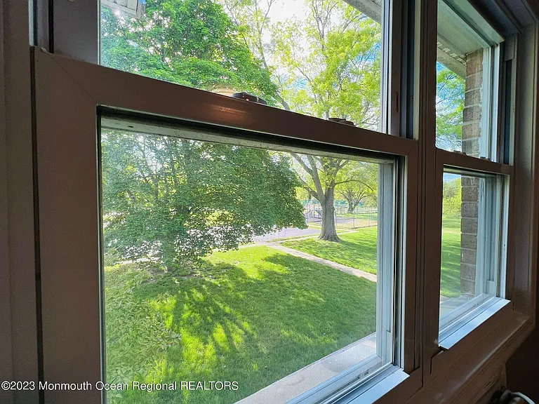14 Windsor Ter #E — Photo 6