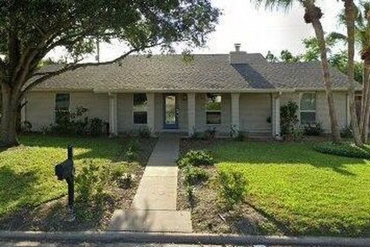 1100 Palm Valley Dr E - Property Image