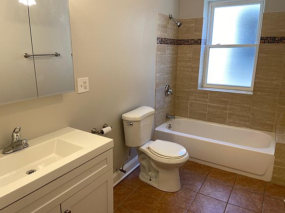 5th image of 4009 S Calumet Ave #3N