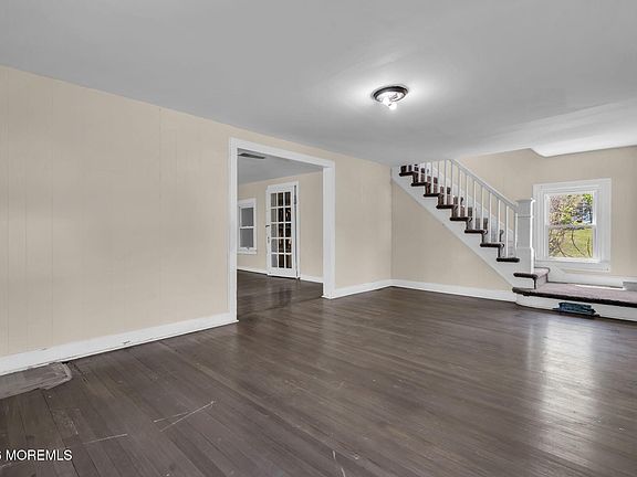 3rd image of 9 Arneytown Hornerstown Road