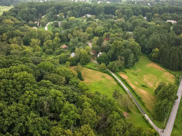 217 Bucktoe Rd, Avondale, PA 19311