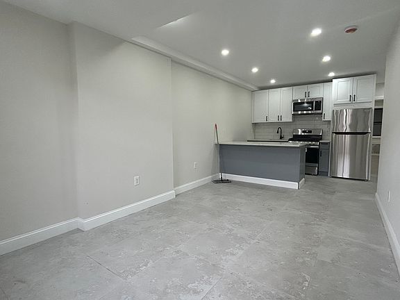 2nd image of 727 E 95th St Floor 1