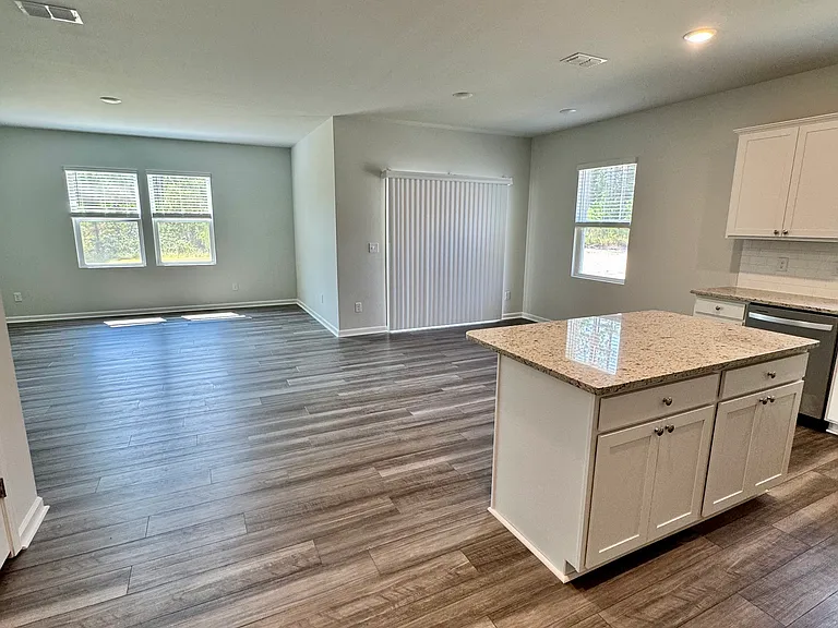 548 Coronado Ave — Photo 14
