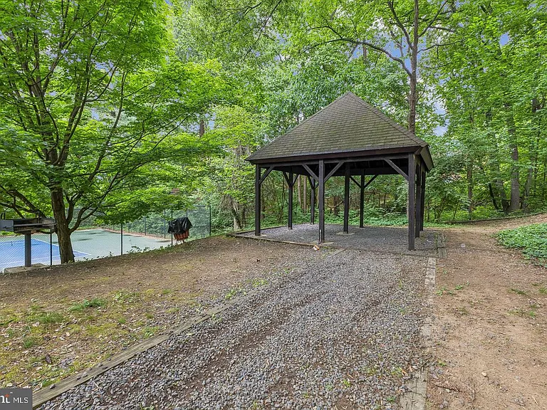1024 Valley Dr — Photo 25
