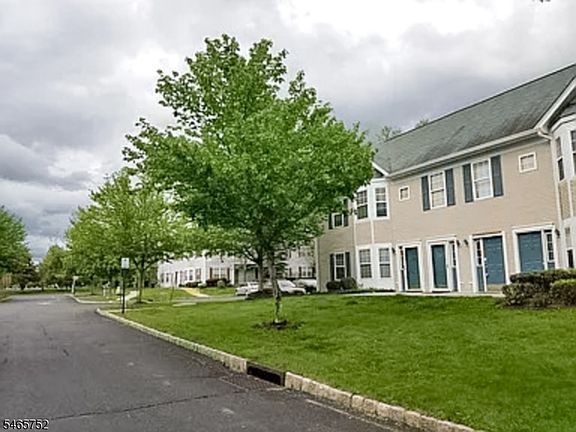 2nd image of 193 Mary Ct