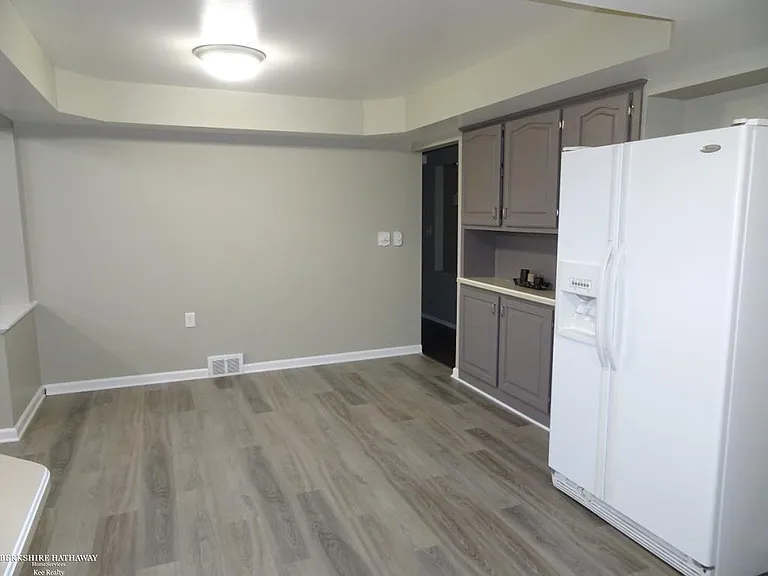 32106 Gainsborough Dr — Photo 7