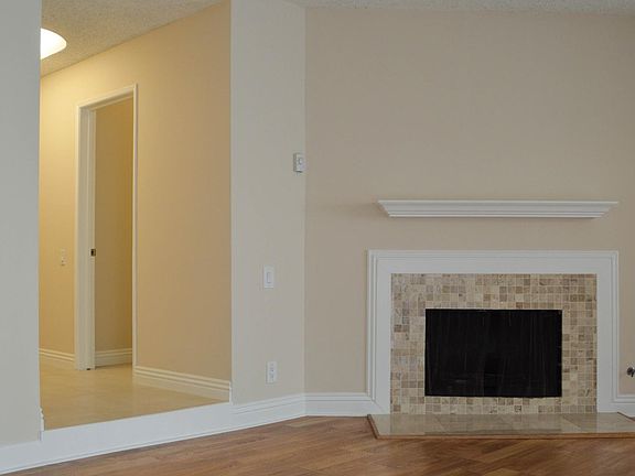 2nd image of 933 2nd St APT 102