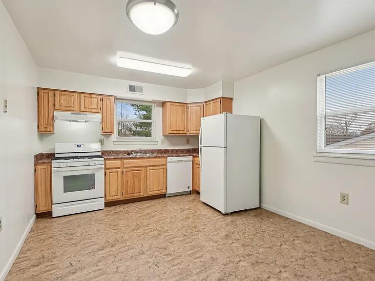 Howard Hills Rental Townhomes and Duplexes — Photo 127