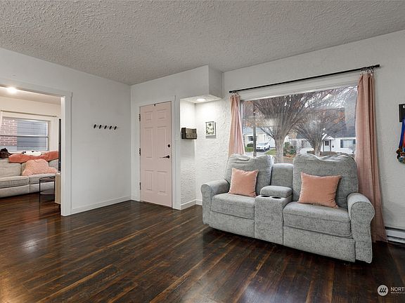 5th image of 103 Douglas Avenue