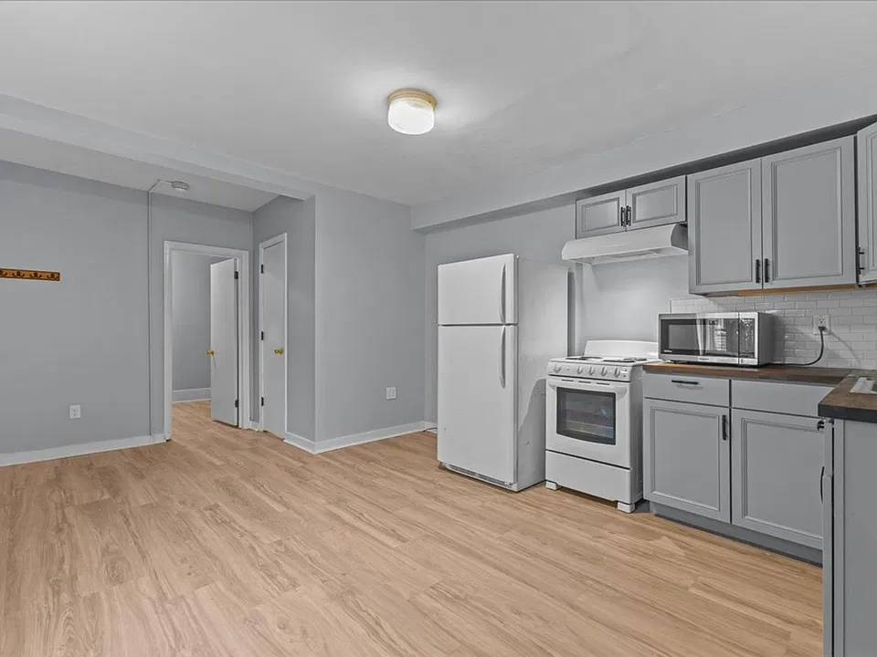 79 Archibald St