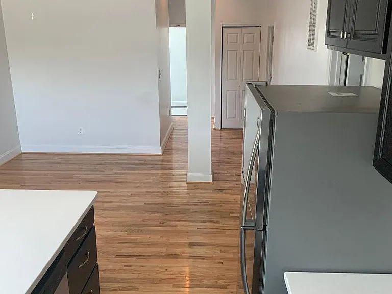 1103A N Arthur Ashe Blvd #B — Photo 3
