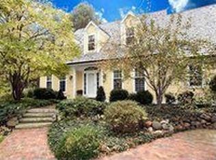 8205 N Range Line Rd, River Hills, WI 53217