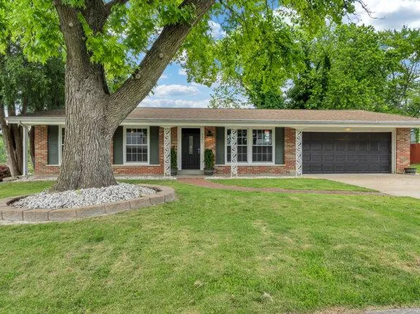 3400 Greiner Dr, Saint Charles, MO 63301
