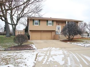 1000 Bradford Ln, Schaumburg, IL
