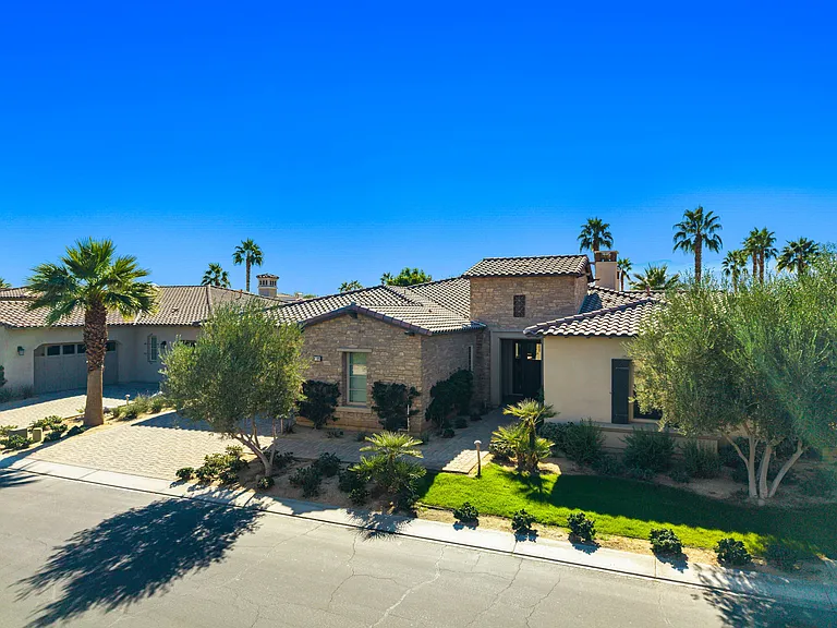 81805 Four Seasons Pl — Photo 43