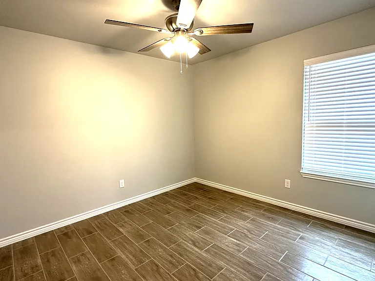 5202 White Rose Dr — Photo 15