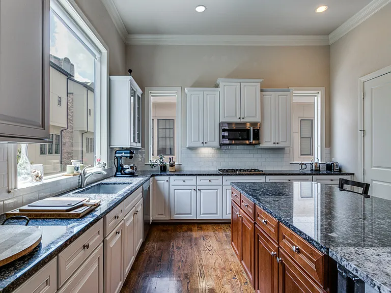 2111 Helsminster Dr — Photo 10
