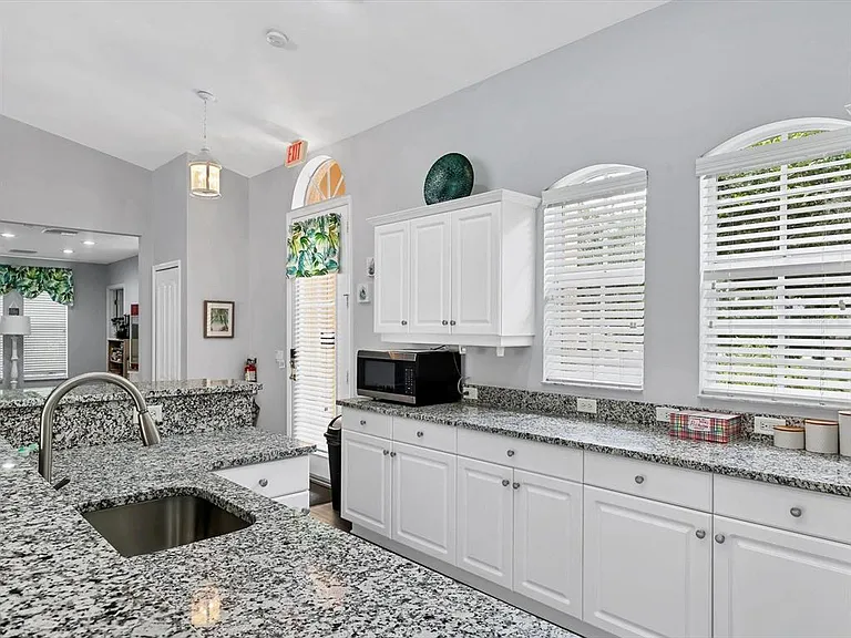 150 L Pavia Blvd #13 — Photo 28