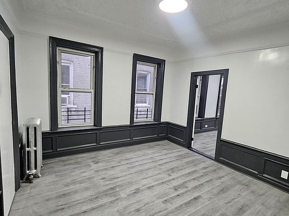 2nd image of 550 Bristol St Floor 2