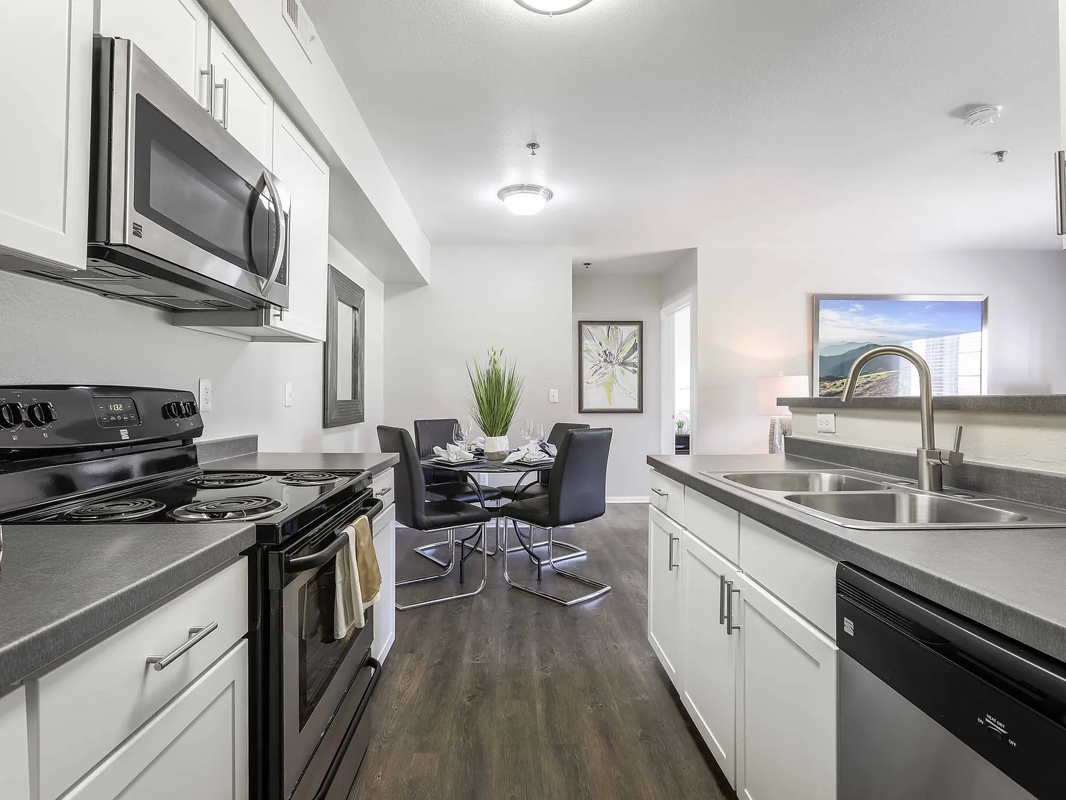 Magnolia Ridge — Photo 1