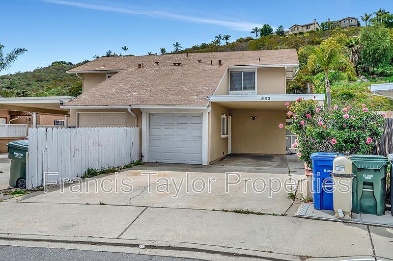 1st image of 582 Charlotte Dr