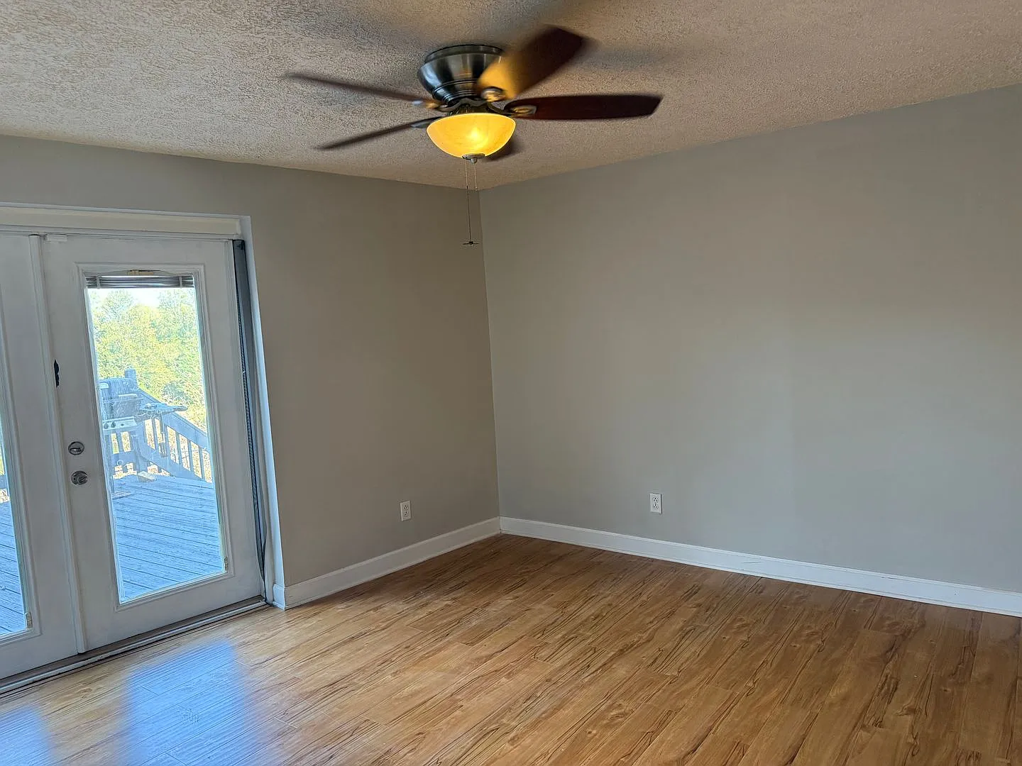 Rare find 3 bed, 3 bath A Frame, Riverfront in Madison — Photo 2